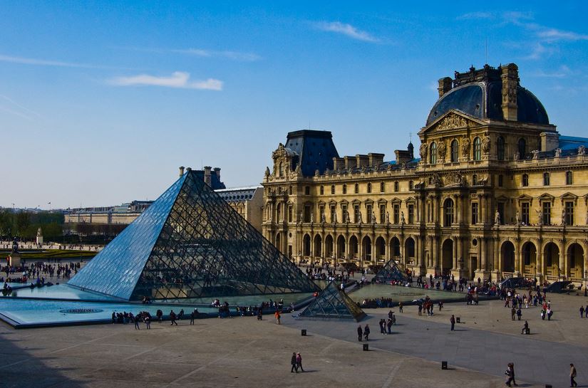 Лозинката за видео надзорот во Лувр била „Лувр“