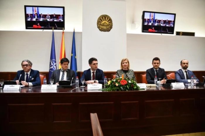 ИЗВЕШТАЈ ЗА НАПРЕДОКОТ КОН ЕУ: Евроамбасадорот Рокас во Собранието ќе известува за прогресот на Македонија кон Унијата