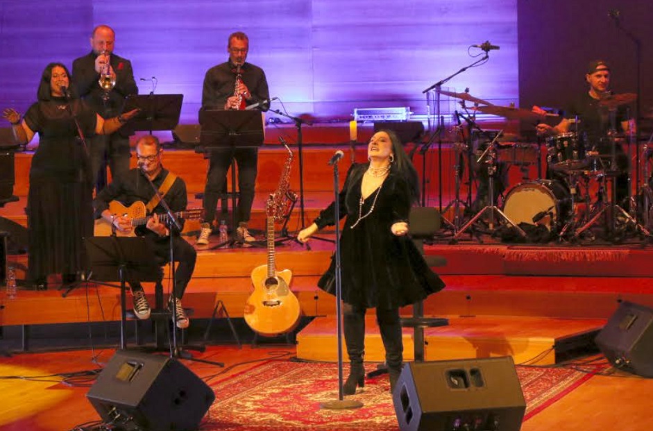 ПОЛНАМ 59 ГОДИНИ И УШТЕ ДОЛГО ЌЕ ВИ ПЕАМ И ЌЕ МЕ ТРПИТЕ, РЕЧЕ КАЛИОПИ НА СВОЈОТ НАЈДОБАР КОНЦЕРТ ДОСЕГА