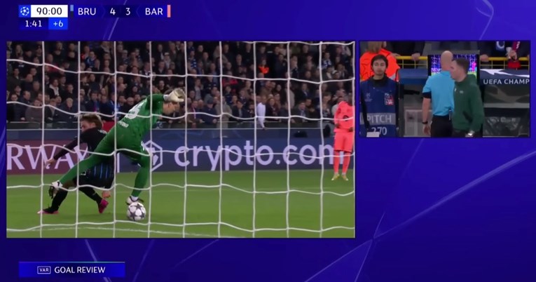 Ван Бастен. Го ограбија Бриж против Барселона