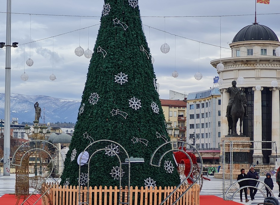 Скопје ќе биде украсено како што треба да биде и како што заслужуваат нашите граѓани