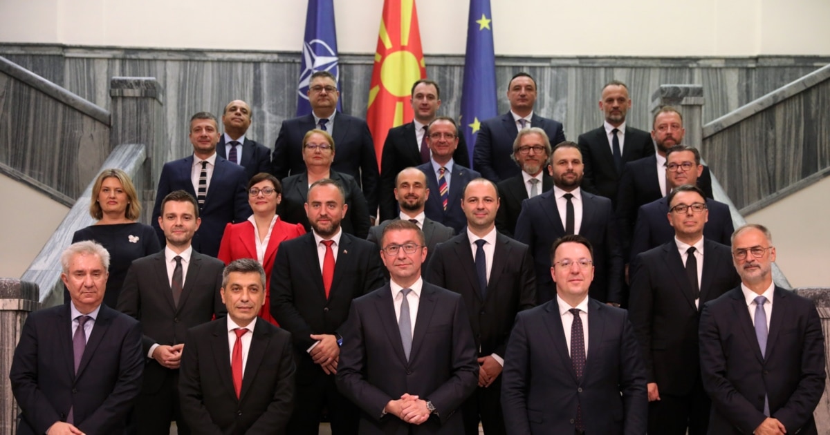 Неизбежна реконструкција на Владата, можни „прелети“ во Собранието