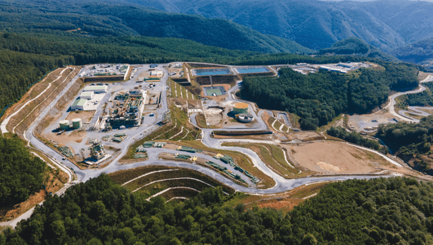 КАКО ПРОЕКТОТ ЗА ПОВТОРНО ОТВОРАЊЕ РУДНИЦИ ЗА ЗЛАТО на Халкидики ги разгореа стравувањата за трајни еколошки штети и удар врз туризмот во регионот