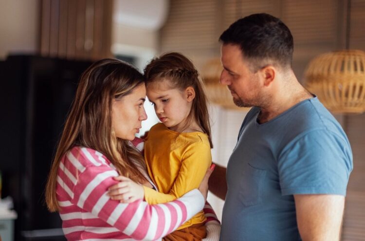 Како да воспитате дете без совршен пример: Свесно родителство во пракса