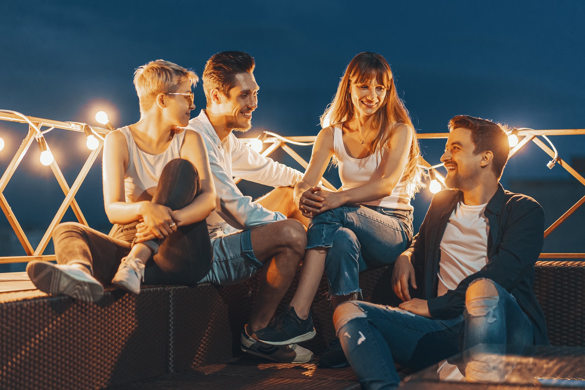 Тинејџери и вечерни излегувања: Довербата како најдобра контрола