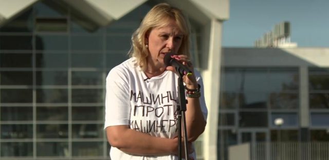 Мајка чиј син загина при уривањето на настрешницата во Нови Сад, започнува со штрајк со глад