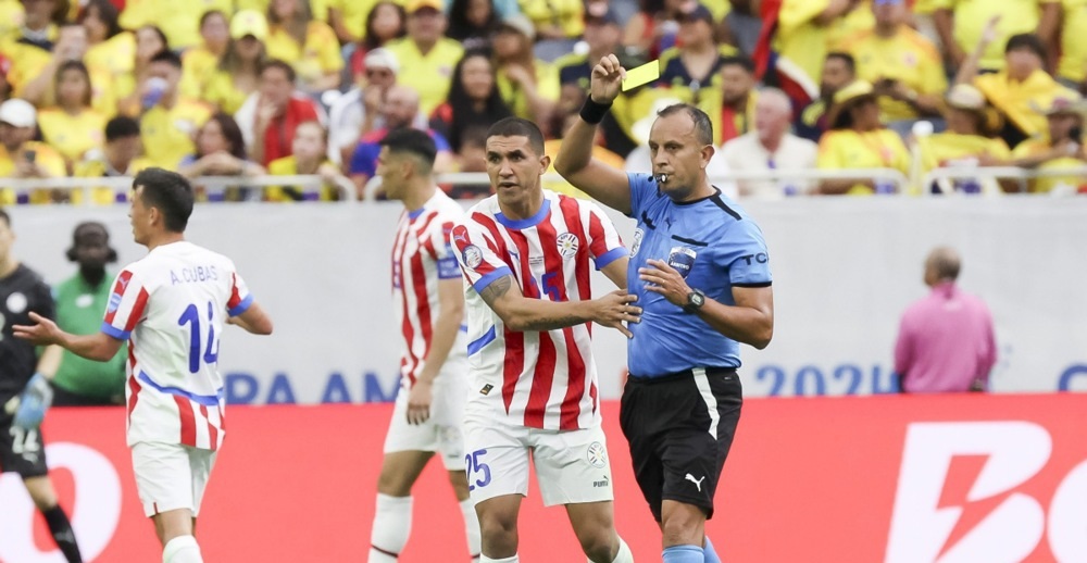 Фудбалер остана без настап за репрезентацијата зашто пасошот му завршил на – перење!