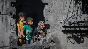 ВИДЕО: Израел го прекрши примирјето, 28 Палестинци беа убиени, меѓу нив и деца