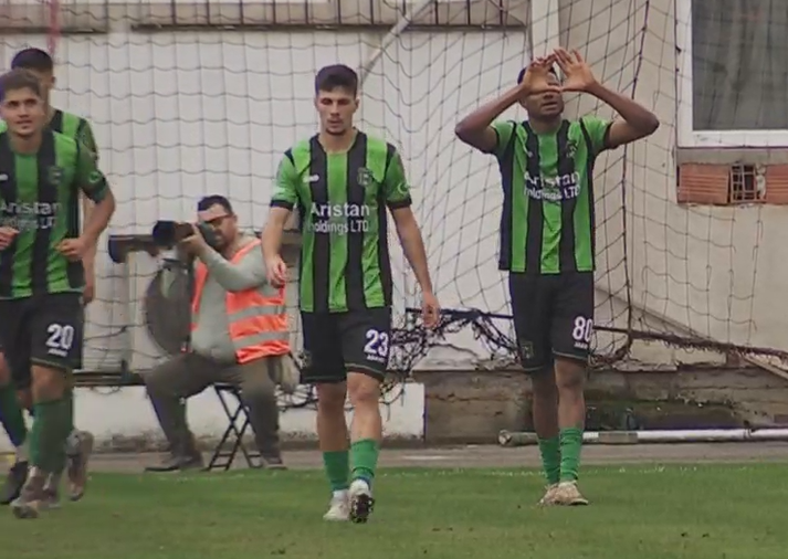 Покер голови ја однесоа Струга на прво место, продолжи очајот на Работнички