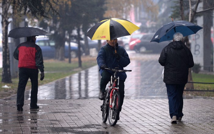 Локални врнежи од дожд со услови за невреме