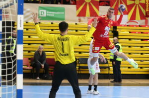 ПОЛУВРЕМЕ: Брз ракомет и минимално водство против Јапонија