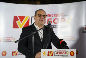 Александар Јовановски води пред Фатмир Дехари во Кичево