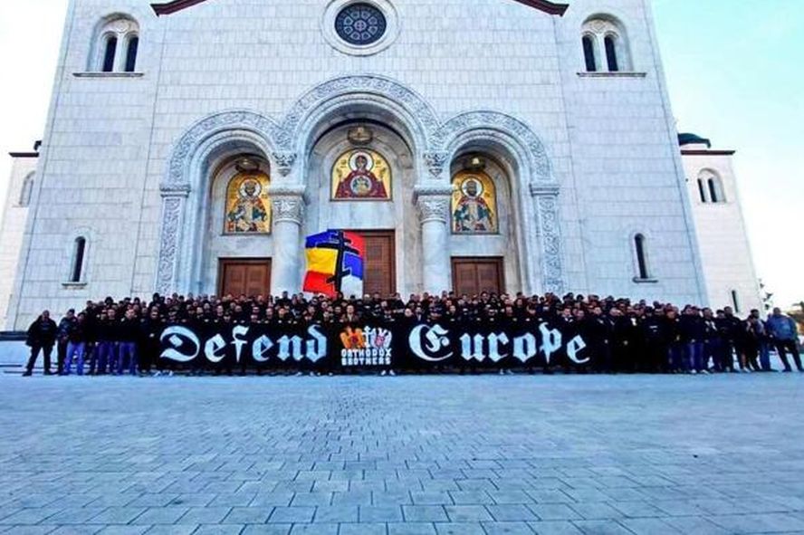 Романски навивачи пред мечот со БиХ го величеа уништувањето на муслиманите (ФОТО)