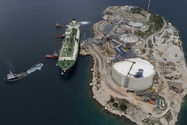 Грција ja сака улогата на порта за американскиот LNG