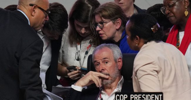 СВЕТОТ НАПРАВИ МАЛ ЧЕКОР КОН КРАЈОТ НА ФОСИЛНИТЕ ГОРИВА, НО КЛИМАТСКИОТ ДОГОВОР ОД БРАЗИЛ Е РАЗОЧАРУВАЧКИ ЗА АКТИВИСТИТЕ