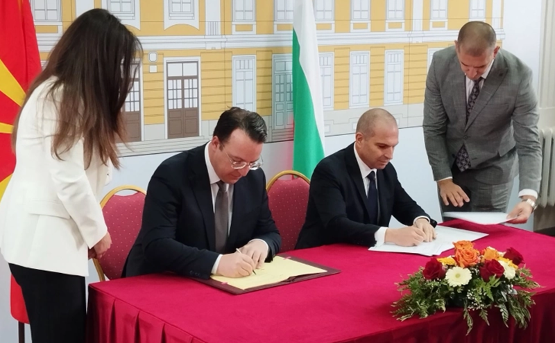 Франција го поздрави потпишувањето на договорот меѓу Скопје и Софија за железничкиот тунел на Коридорот 8