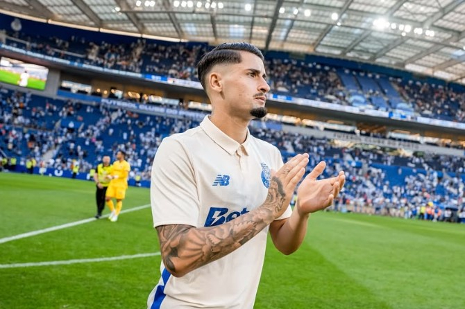 Никако за коса, само што ја залижав