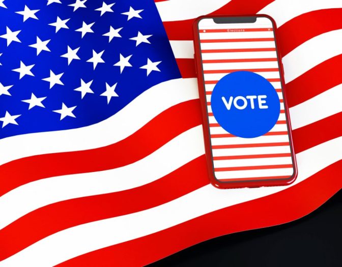 Тексас гласа за забрана на гласачи без државјанство, Мејн го отфрла предлогот за покажување лична карта на гласачките места