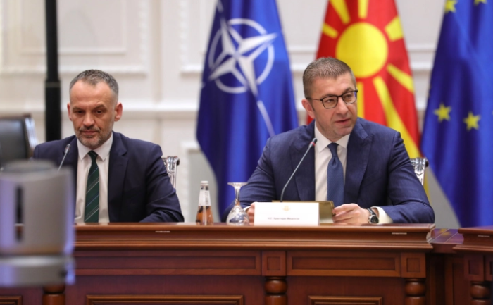 Мицкоски по повод Денот на албанската азбука: Успехот е наш заеднички проект, секој граѓанин има еднакво место, вредност и можност