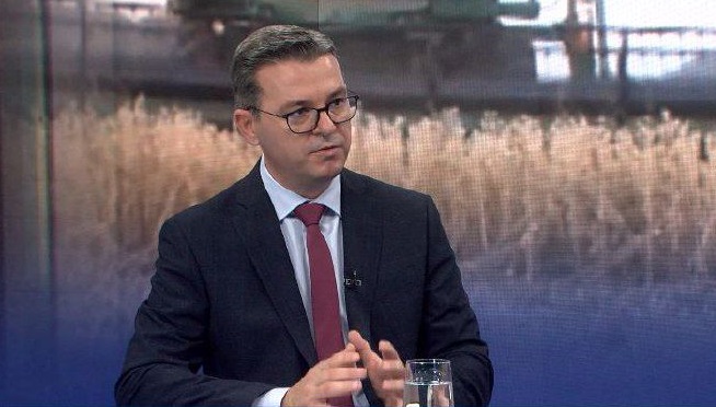 Сега за разлика од претходно, се апси, нема повеќе наш и ваш