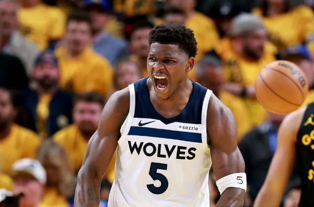 Викајте брза помош, доаѓа Едвардс