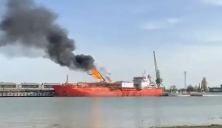 (ВИДЕО) ЌЕ БИДЕ ЕВАКУИРАН ГРАД:  Русите погодија брод со гас на Дунав