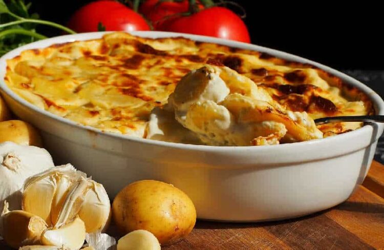 РЕЦЕПТ НА ДЕНОТ: Потпечени компири