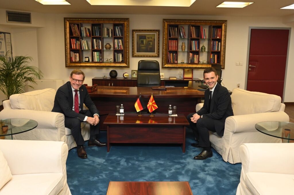 Средба Муцунски-Јохан Вадефул, министер за надворешни работи на Германија