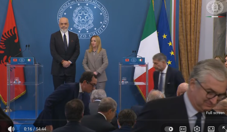 Италијанските центри за мигранти во Албанија го чекаат новиот договор на ЕУ