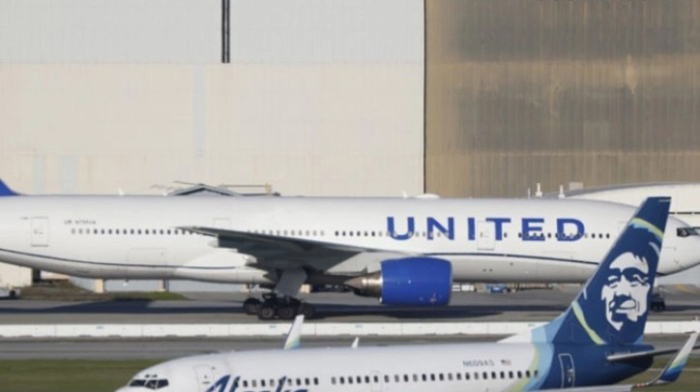 САД од денеска ги намалуваат домашните летови за четири отсто поради затворањето на Владата