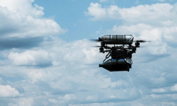 Дронови забележани над две воени бази во Белгија