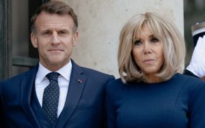 (ФОТО) ОБВИНУВАЊАТА ДЕКА Е РОДЕНА КАКО МАЖ ЈА УНИШТИЛЕ БРИЖИТ МАКРОН: Исповедта на ќерката на првата дама на Франција за здравјето на нејзината мајка ја шокирало јавноста