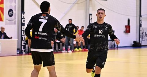 Бутел немаше проблеми со „фенерџијата“ и го впиша шестиот суперлигашки триумф