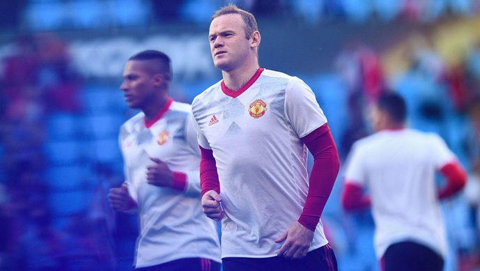 Невил остана шокиран кога Руни откри колку „тежел“ најбогатиот договор во Манчестер јунајтед