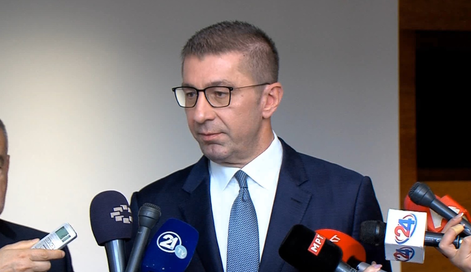 Мицкоски уверува во стабилна коалиција, ВРЕДИ најавува зголемување на мнозинството