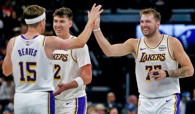 Трип-дабл на Дончиќ за историја, игра во врвен ритам