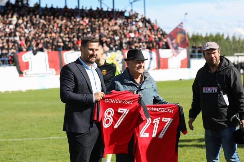 Среќен роденден легендо, и 100ка да си дочекаш