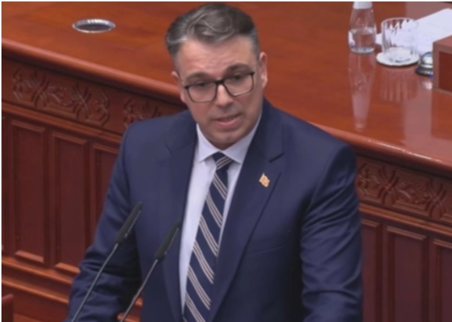 Филков: Законите ги подготвуваме низ јавен и транспарентен процес, не се носени ниту во висококатница во Дубаи ниту на јахта во Халкидики