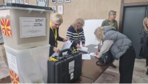 Заврши гласањето, излезеноста помала од првиот круг