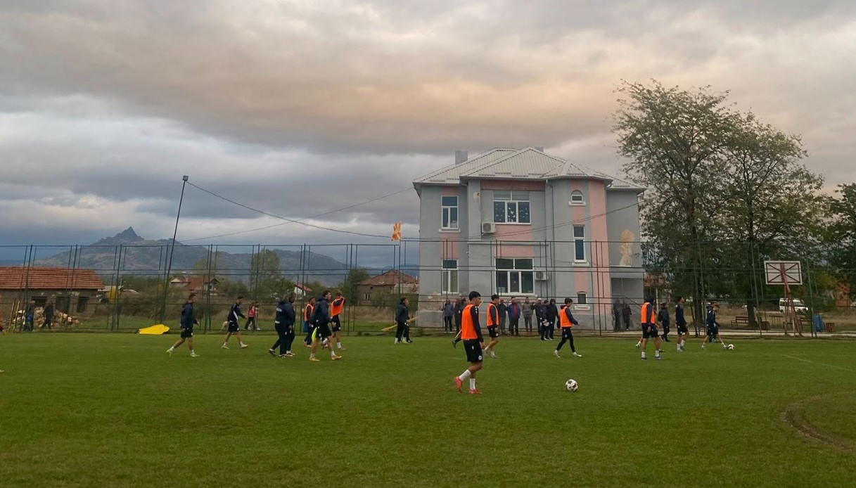 Oдложен натпреварот на Големо Коњари и Охрид, се поплавил теренот