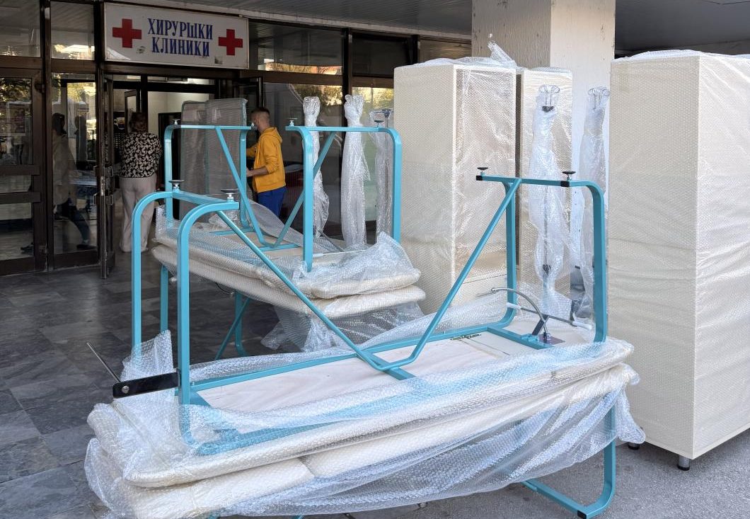 ФЕРОИНВЕСТ донираше медицински мебел произведен во БРАКО на клиниката за торакална и васкуларна хирургија