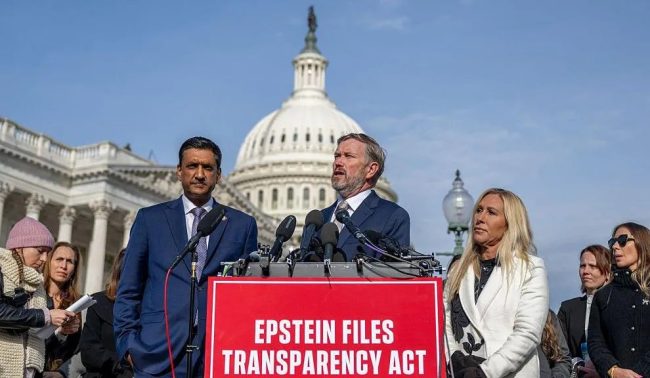 ДВАТА ДОМА НА АМЕРИКАНСКИОТ КОНГРЕС ГО ИЗГЛАСАА ЗАКОНОТ ЗА ОБЈАВУВАЊЕ НА ДОСИЕЈАТА ЗА ЕПСТАЈН, САМО ЕДЕН ПРАТЕНИК БЕШЕ ПРОТИВ