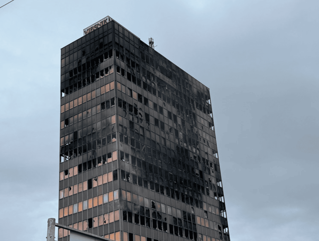 УРИВАЊЕТО ВЕРОЈАТНО РЕШЕНИЕ: Пожарот ја нарушил статиката на зградата на загребски Вјесник?