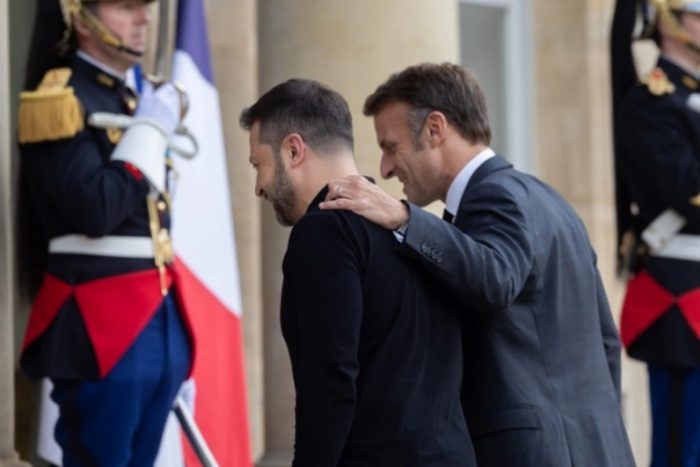 Макрон до Зеленски: Се надевам дека мирот во Украина ќе биде постигнат пред 2027