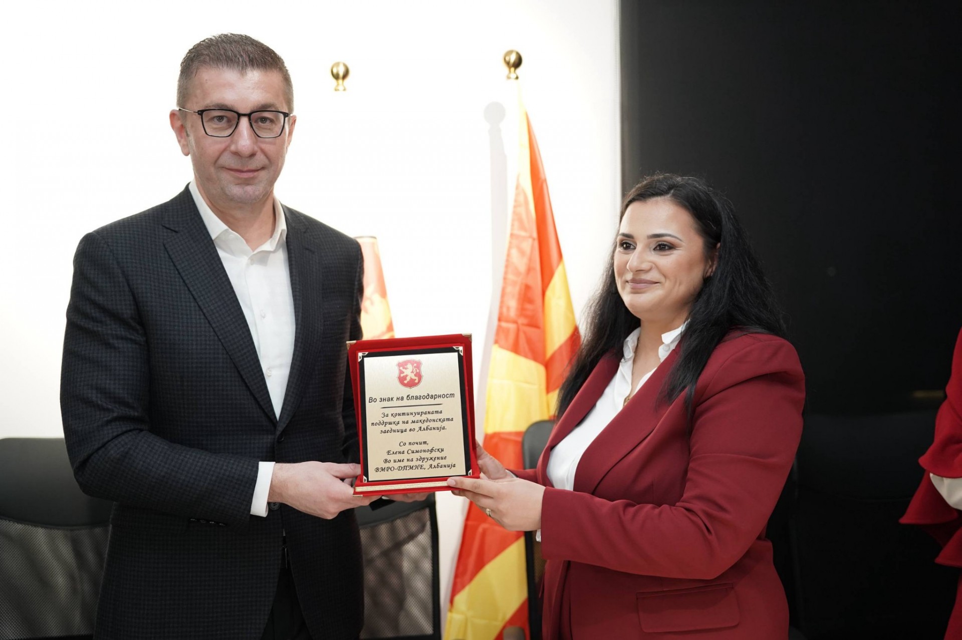 (ФОТО) Мицкоски беше во Тирана на отворање на новите канцеларии на Македонското здружение „ВМРО-ДПМНЕ Албанија“, жали што во Пиринскиот дел ја нема таа можност