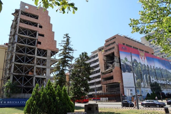 СРПСКАТА ВЛАДА ЛАНИ ВО ТАЈНОСТ СКЛУЧИЛА ДОГОВОР СО ЗЕТОТ НА ТРАМП ЗА ИЗГРАДБА НА КУЛИ НА МЕСТОТО НА ГЕНЕРАЛШТАБОТ ВО БЕЛГРАД