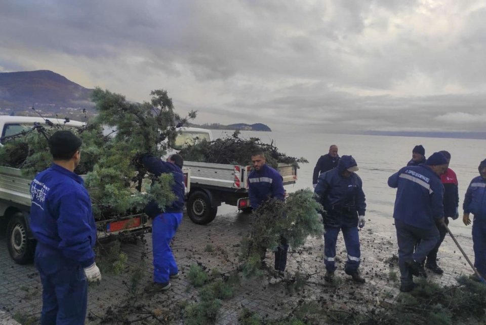 Големо невреме го зафати Охрид, апел граѓаните да се воздржат од движење