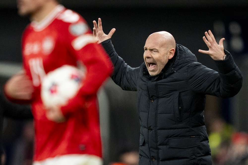 Фудбалска легенда бара отказ за селекторот на Данска!