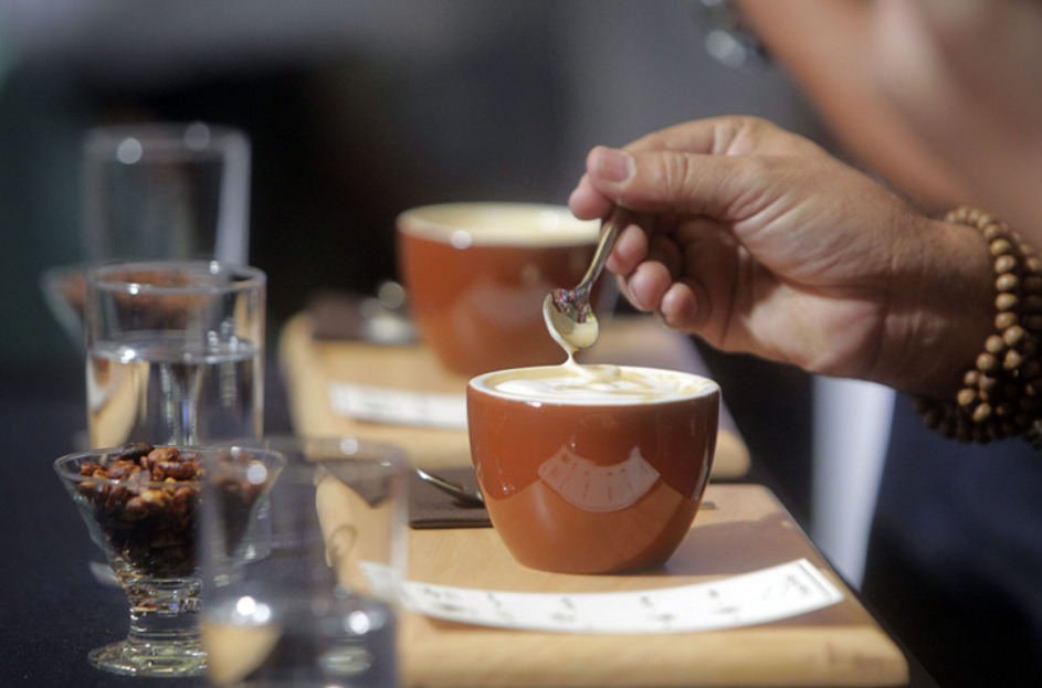 Трамп ги укинува царините на бразилското кафе, говедско месо, какао и овошје