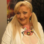 Сопругот на Весна Ривас се опоравува од мозочен удар, пејачката се откажа од музиката: „Веќе не се проаоѓам таму“